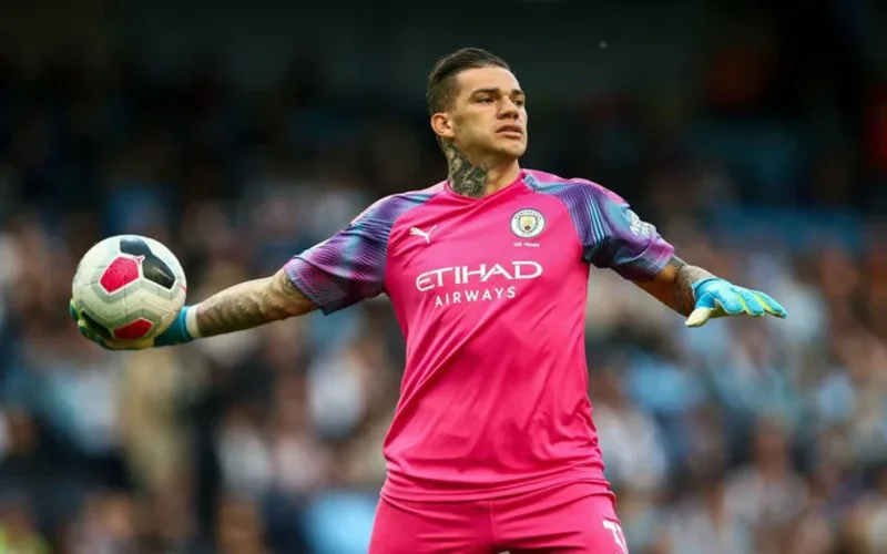 man city mua thu mon nao nhung thuong vu qua cac ky chuyen nhuong